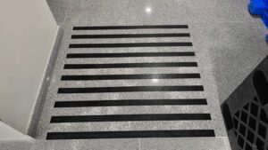 安裝安全防滑貼