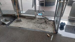 不鏽鋼地盤及鋁合金防滑地墊安裝工程