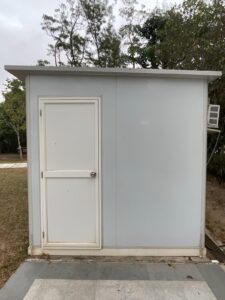戶外組合屋「大面積防水防曬貼紙外牆裱貼」美化工程